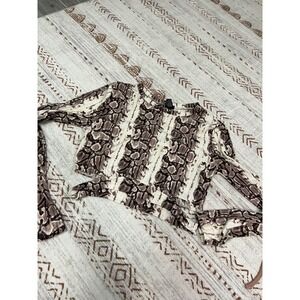 Rue 21 Women's Long Sleeve Snake Print Crop‎ Top Size L